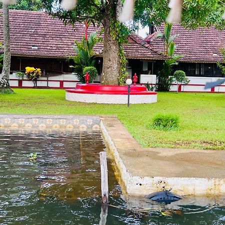 The Pamba Heritage Villa Champakulam Bagian luar foto