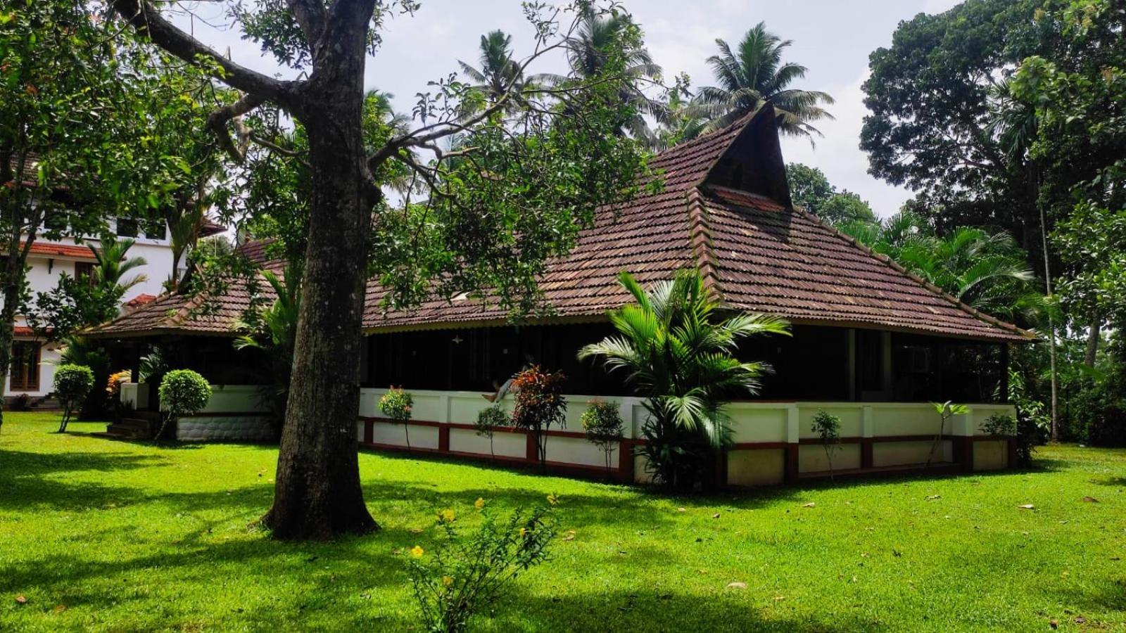 The Pamba Heritage Villa Champakulam Bagian luar foto